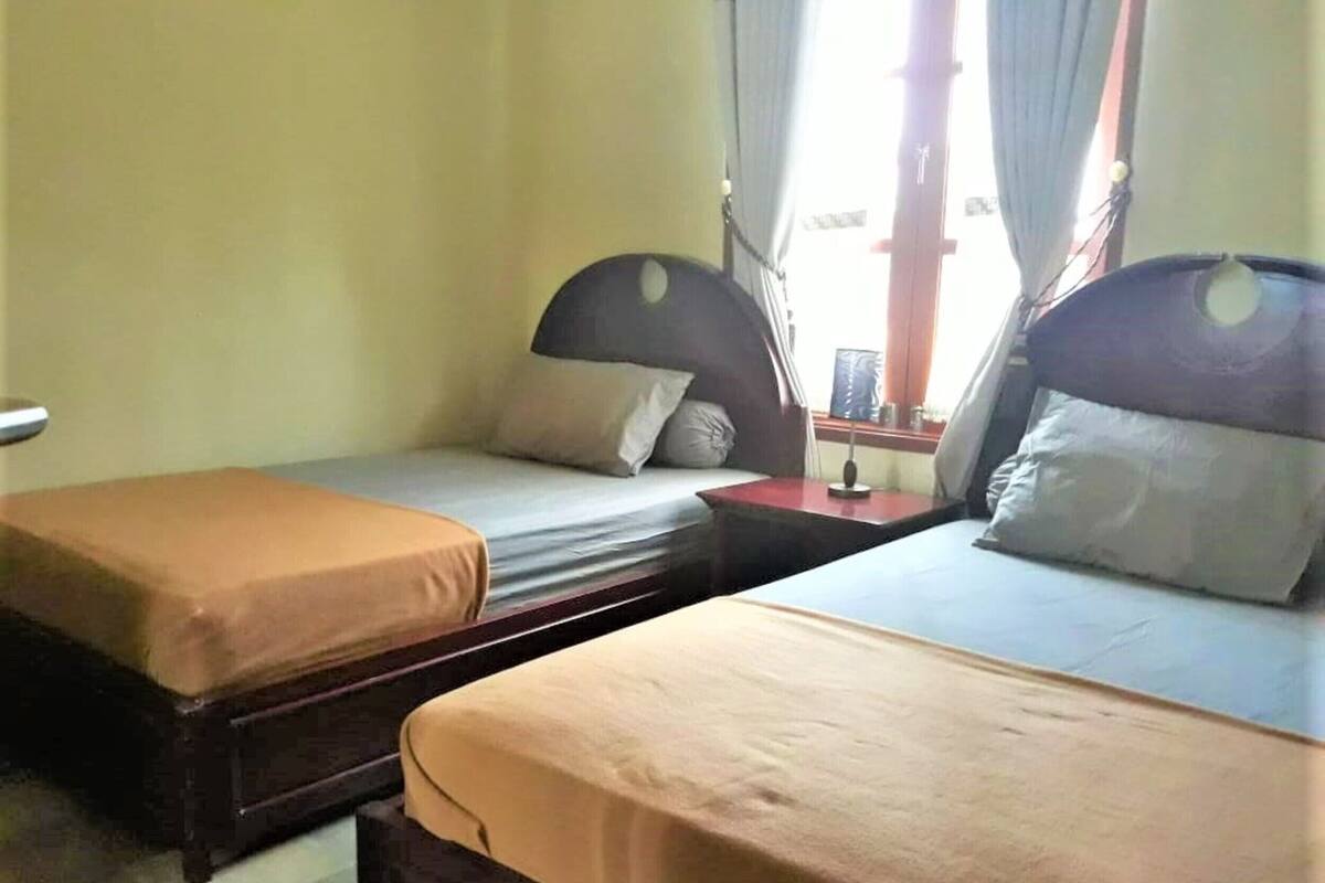 Desk, free WiFi, bed sheets