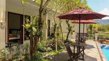 Tempat makan outdoor