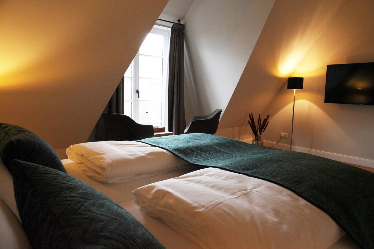 double room, garden view | soundproofing, iron/ironing board, free wifi, bed sheets