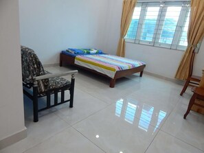 8 bedrooms, WiFi - New               cottage (Springdale)