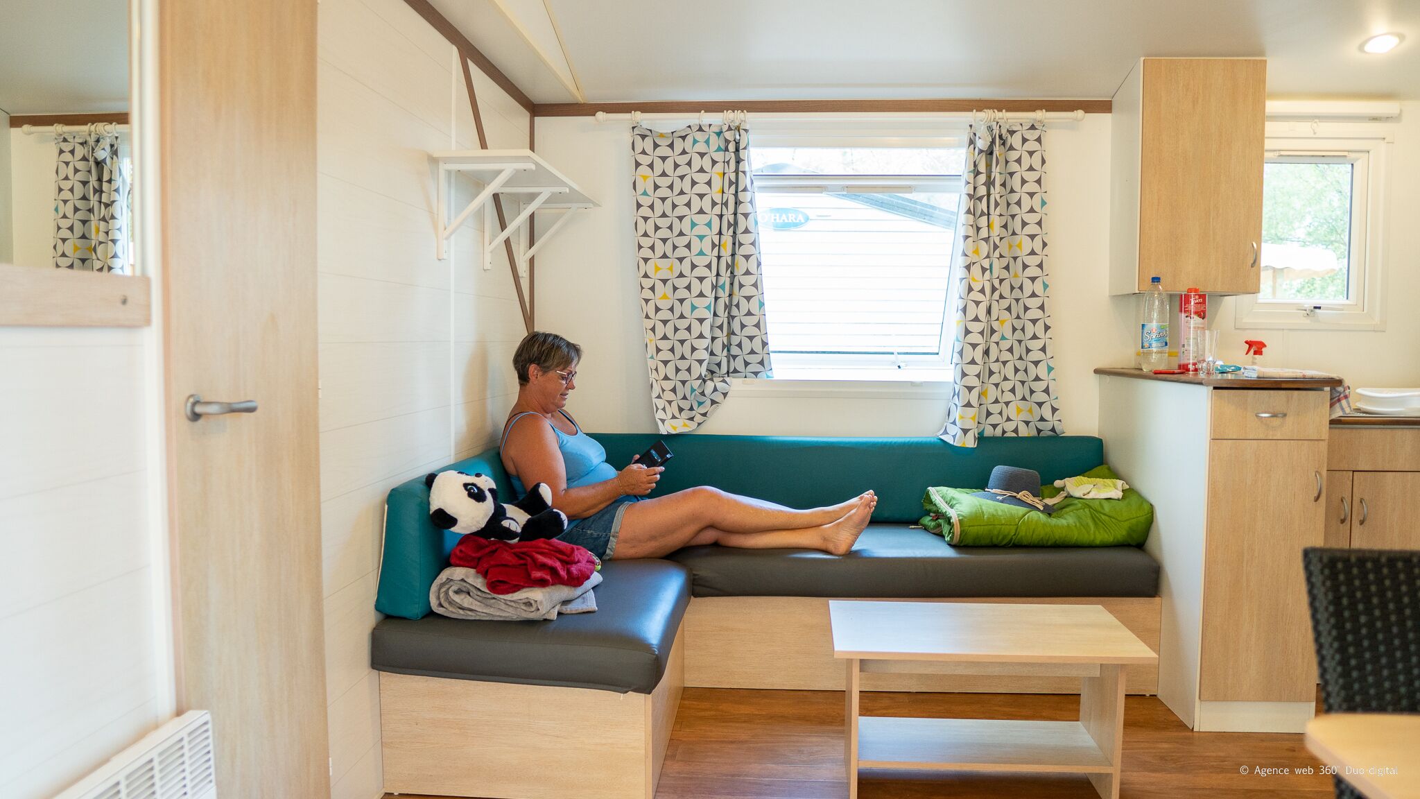 Mobile Home, 2 Bedrooms (Chene) | Living area