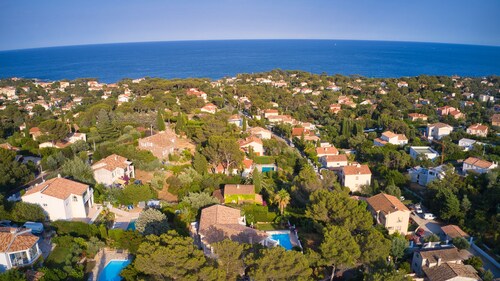 Villa mit Pool kleiner Meerblick / 1 km vom Strand entfernt