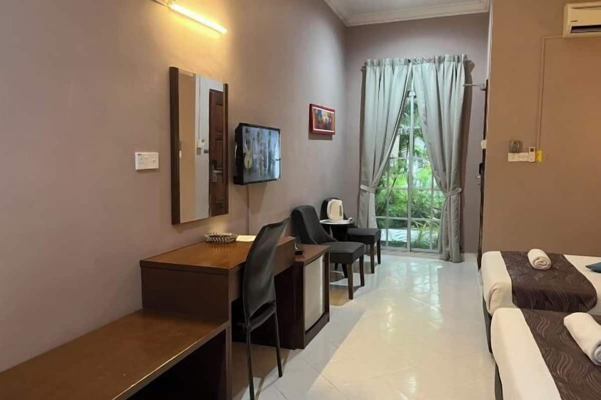 Tempat tidur bayi