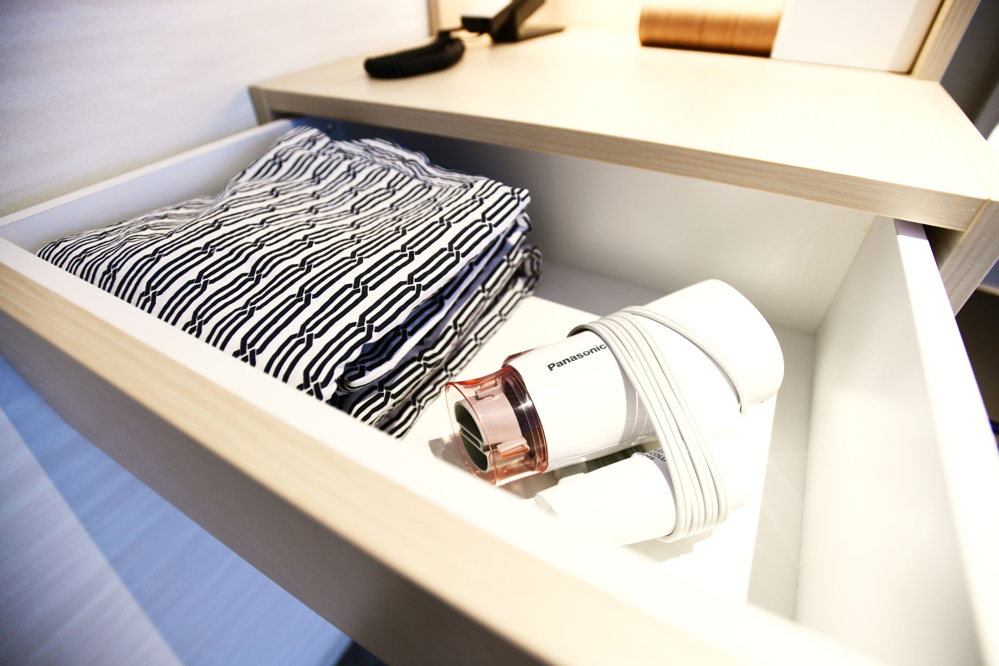 32-inch flat-screen tv with digital channels, tv, fireplace