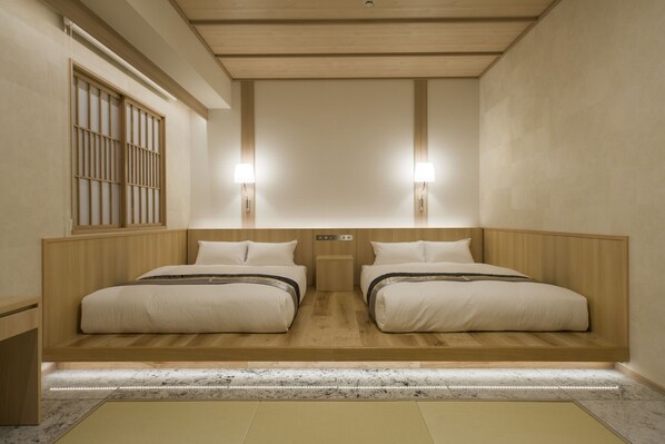 Down comforters, in-room safe, desk, laptop workspace - IAM HOTEL (Osaka)