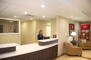 Lobby - Candlewood Suites York (York)