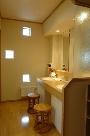 Unclassified image, 3 of 35, button - Noboribetsu Karurusu Onsen Yumoto Orofureoso (Noboribetsu)