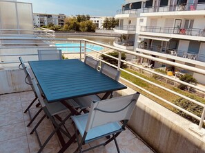 Outdoor dining - 3-Room Apt for 6 with Balcony - La Rochelle (La Rochelle)