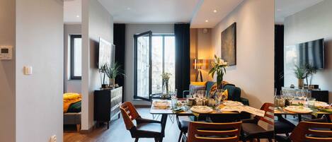 Superior Suite | Private kitchen | Full-size fridge, microwave, oven, stovetop