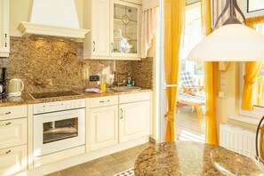 Apartment, Terrasse (Dornroeschen) | Eigene Küche | Großer Kühlschrank, Ofen, Herdplatte, Geschirrspüler