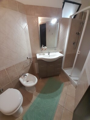 Bathroom - Two-room sea view 450 mt (Costa Rei)