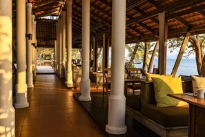 Outdoor dining - Saree Samui (Koh Samui)