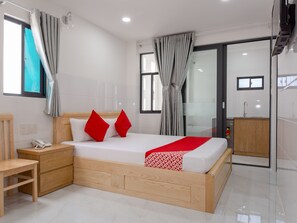 Studio | Minibar, desk, free WiFi, bed sheets - OYO 942 Cuong Hai Apartment (Nha Trang)