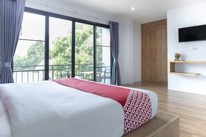 Deluxe Double Room | Desk, soundproofing, free WiFi, bed sheets
