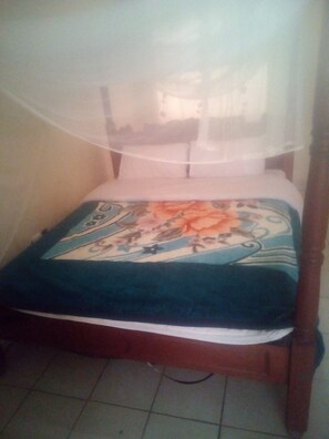 Doppelzimmer | Verdunkelungsvorhänge, kostenloses WLAN, Bettwäsche