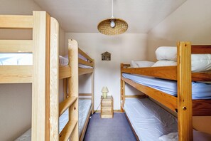2 bedrooms, iron/ironing board, travel cot - Homerez - Apartment in Bolquère, mountain view (Bolquère)