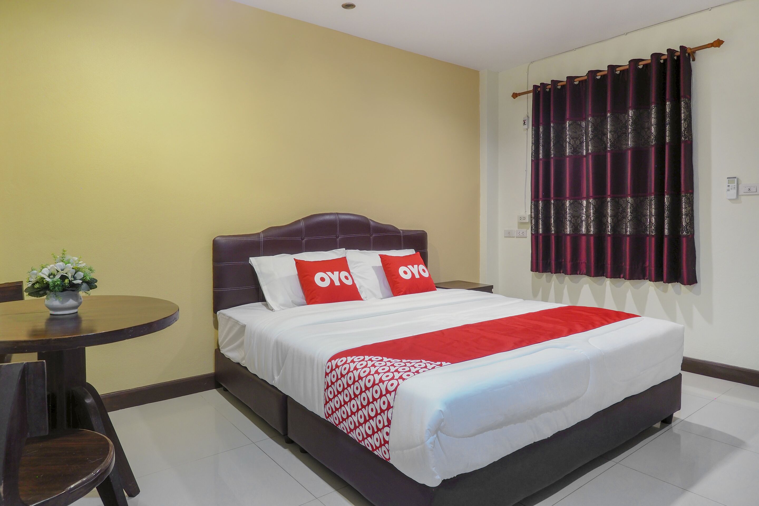 Free WiFi, bed sheets