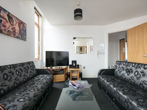 Apartment | Living area | LCD TV - My-Places City Living Apartment 06 (Manchester)
