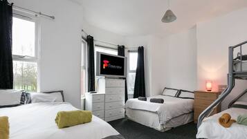 4 bedrooms, iron/ironing board, free WiFi, bed sheets