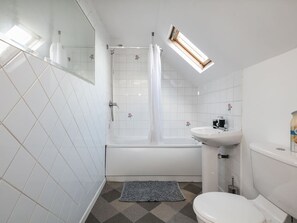 House | Bathroom | Shower, towels