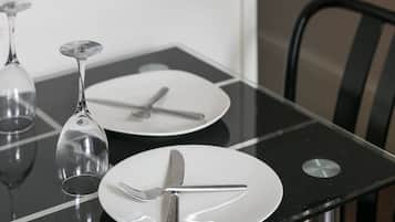 Makan di kamar