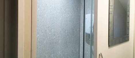 Basic Townhome | Bathroom shower