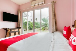 Family Suite | Desk, free WiFi, bed sheets - OYO 749 Baan Suan Resort (San Kamphaeng)