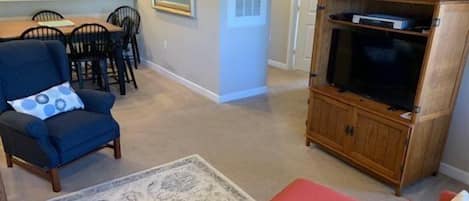 Condo (221-06 Woodlands Way (Crow Creek)) | Living room | Flat-screen TV