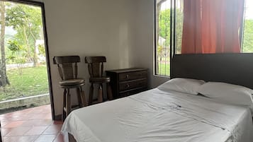 3 bedrooms, free WiFi, bed sheets, wheelchair access