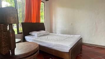 3 bedrooms, free WiFi, bed sheets, wheelchair access