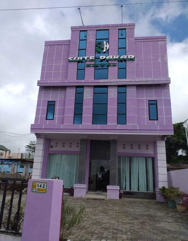 Exterior - Suite Pakar Hotel (Berastagi)
