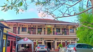 Exterior - Seven Wells Guesthouse (Manado)