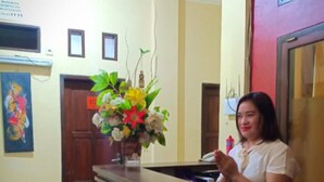 Reception - Seven Wells Guesthouse (Manado)