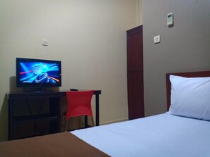 Single Room | Desk, free WiFi, bed sheets - Seven Wells Guesthouse (Manado)