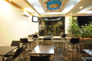 Dining - Wirton Dago Hotel (Bandung)