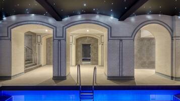 2 indoor pools, outdoor pool, sun loungers