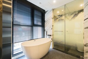 Deluxe Double Room | Bathroom - The May Hotel (Seoul)