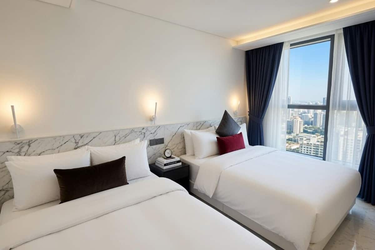 Royal Suite (Breakfast & Ice Americano included) | Hypo-allergenic bedding available, down comforters, blackout drapes