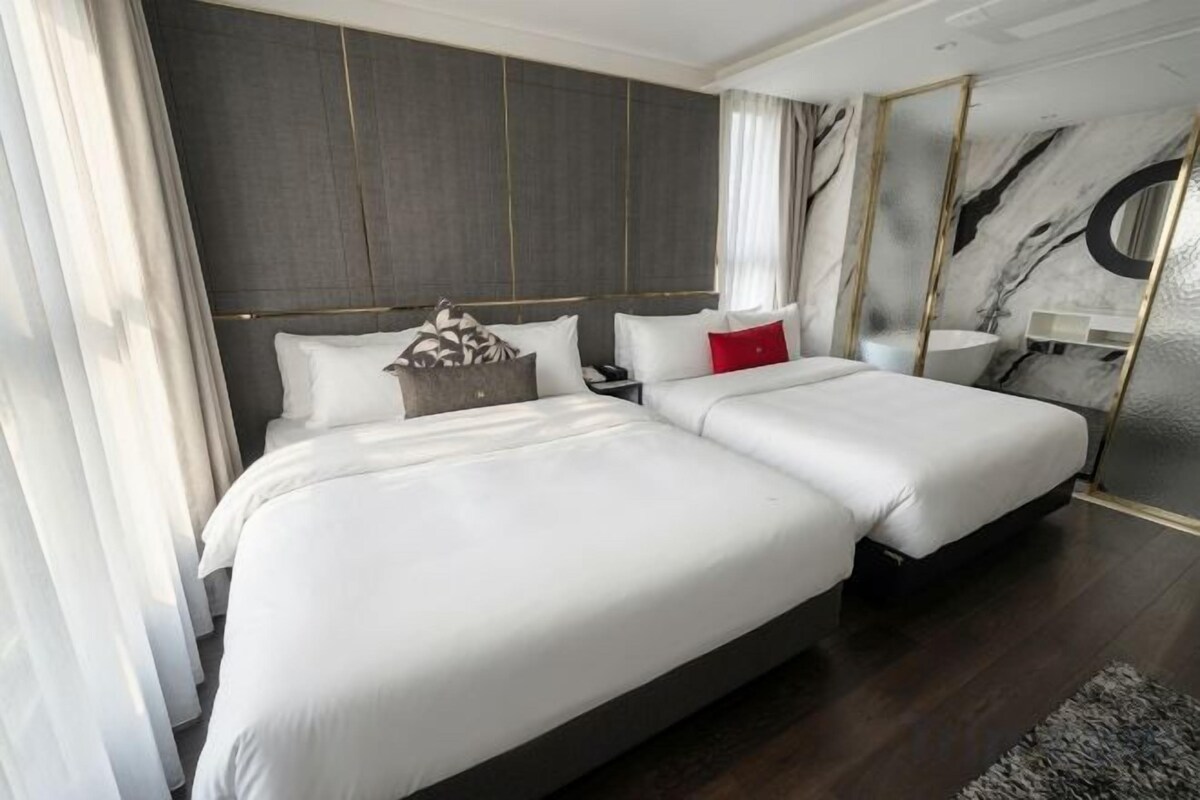 Ropa de cama hipoalergénica, cubrecamas y cortinas blackout 