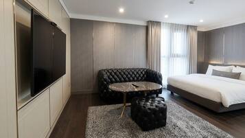 Suite Twin (Breakfast & Ice Americano included) | Roupas de cama antialérgicas, edredons de pluma, cortinas blackout