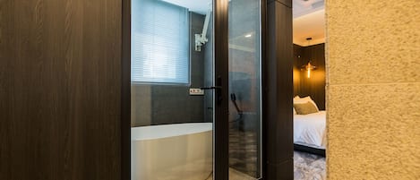 Habitació doble prèmium (Breakfast & Ice Americano included) | Sala d'estar | Televisor de pantalla plana, Netflix i serveis de streaming