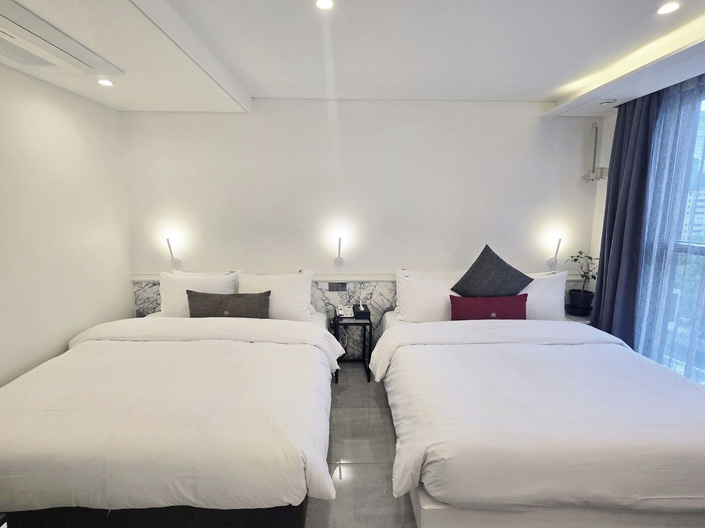 Royal Suite | Hypo-allergenic bedding, down comforters, blackout drapes, soundproofing