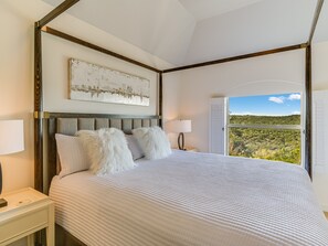 4 bedrooms, desk, iron/ironing board, travel crib - Above Lakeview I Lake Austin I Pool & Spa I Sunset Lake Views I Dock (Austin)