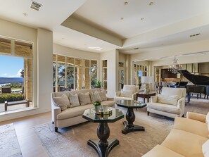 Interior - Above Lakeview I Lake Austin I Pool & Spa I Sunset Lake Views I Dock (Austin)