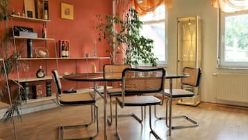 Sarapan siap masak setiap hari (EUR 6 per orang)