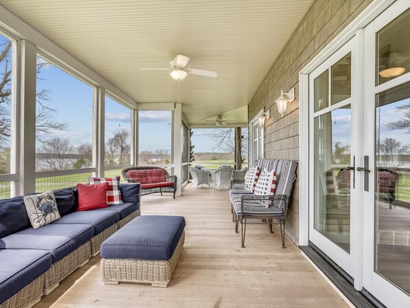 Smart TV, fireplace, DVD player, ping pong - Centreville Waterfront Farm | 170 Acres | Pool | Private Dock | Private Beach | (Centreville)