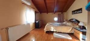 3 室のベッドルーム、アイロン / アイロン台、WiFi、ベッドシーツ