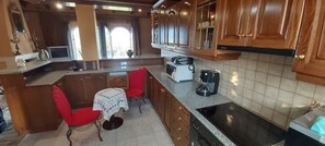 Fridge, microwave, dishwasher, coffee/tea maker