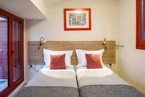 2 bedrooms, in-room safe, iron/ironing board, WiFi