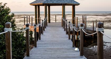 Gorgeous home with private outdoor pool, pergola, and wetbar